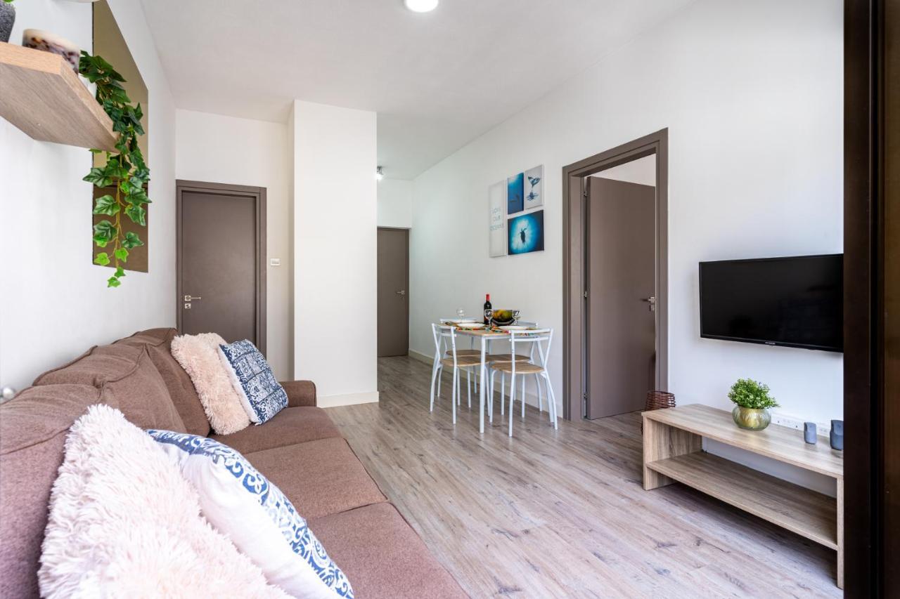 Eleni'S 1-Br Apt In Larnaca Center Kültér fotó