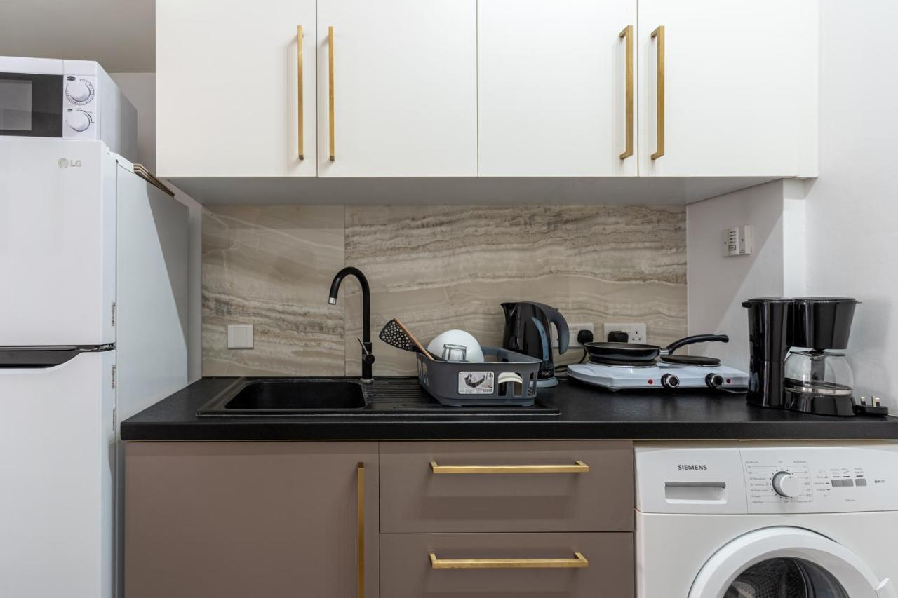 Eleni'S 1-Br Apt In Larnaca Center Kültér fotó